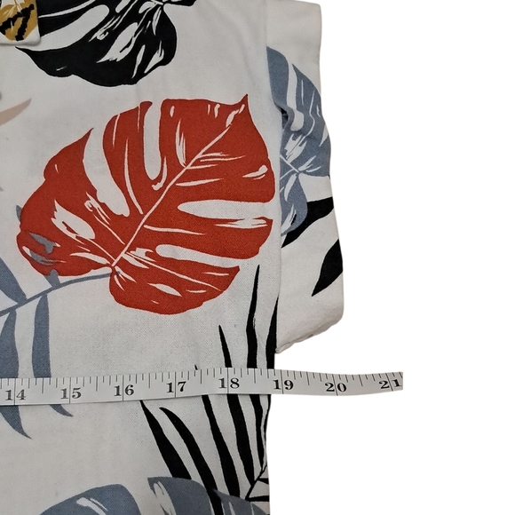 Tropical Print Button-Up Shirt - Picture 7 of 8